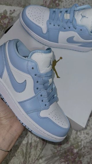 Tenis Jordan 1 Low Azul Blanco