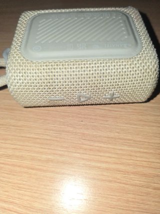 Altavoz JBL Go Essential Beige