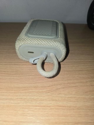 Altavoz JBL Go Essential Beige