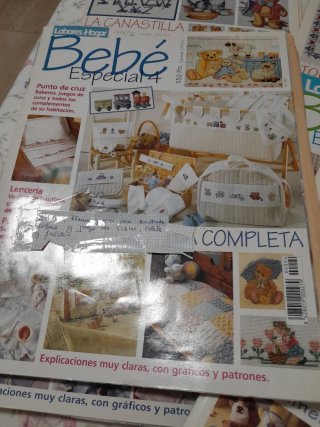 Lote 4 revistas labores del hogar especial bebes N