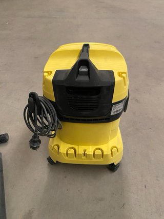 Aspiradora Karcher WD4