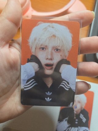 Aniteez in color trading card Yeosang