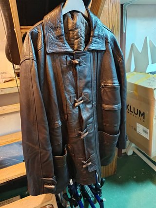 Chaquetón de piel tres cuartos