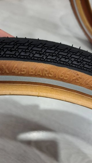 Cubiertas de bicicleta con protección antipinchazo