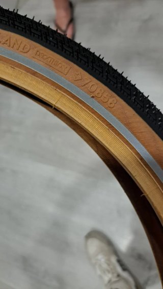 Cubiertas de bicicleta con protección antipinchazo