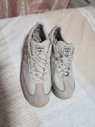 Zapatillas Adidas Beige/Marrón