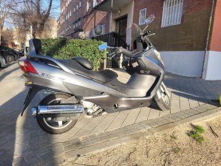 Suzuki Burgman 250cc Plata