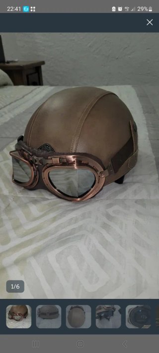 Casco de moto vintage con gafas