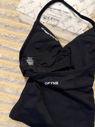 Top Halter Negro DFYNE