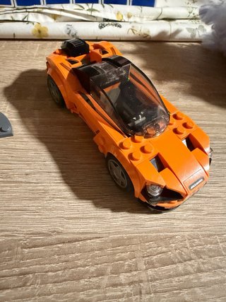 Lego McLaren Naranja