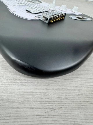 Guitarra Eléctrica Fender Squier Debut Negra
