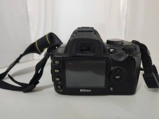Nikon D60 con obiettivo 18-135mm
