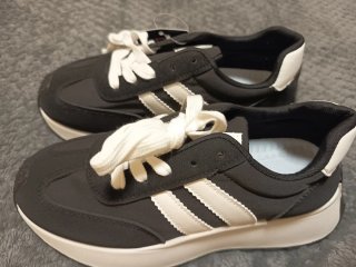 Zapatillas deportivas plataforma negras y blancas