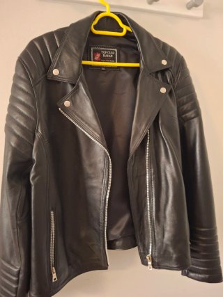 Chaqueta de cuero negra