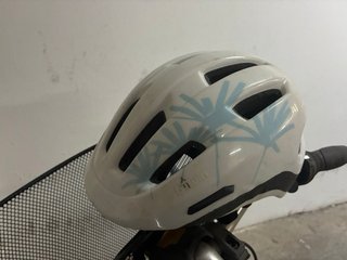 Bicicleta Paseo Mujer Marcha Cesto Regalo casco.
