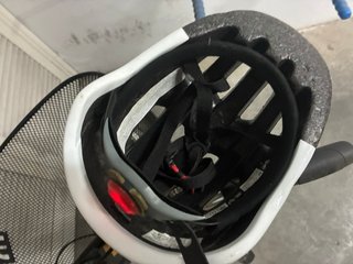 Bicicleta Paseo Mujer Marcha Cesto Regalo casco.