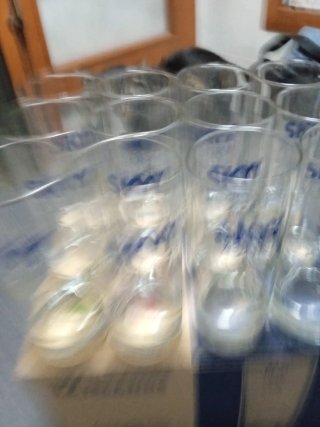12 Vasos de tubo Skyy Vodka