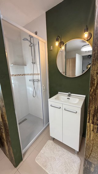 Alquilo habitacion con baño propio