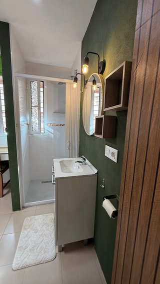 Alquilo habitacion con baño propio