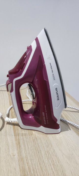 Plancha de Vapor Taurus 3000W