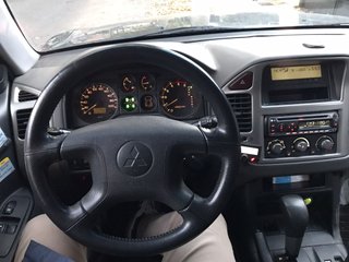 Mitsubishi Montero 2002