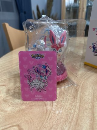 Figura Sylveon Pokémon Oficial Blinbox Funism