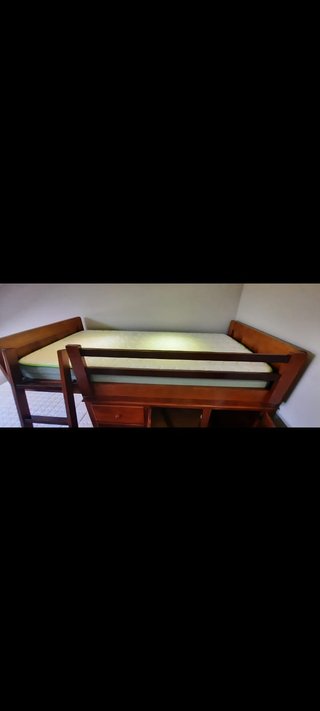 Conjunto 2 camas madera buen estado