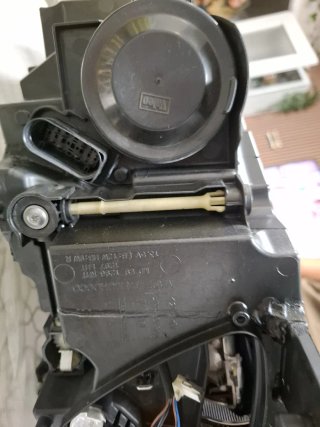 Faro Delantero Derecho LED Teroc 2025