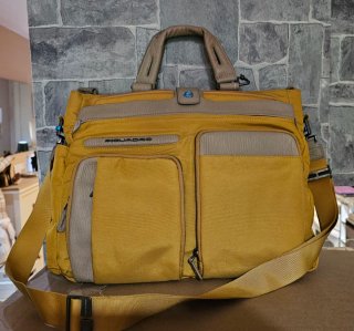 Bolso Piquadro Amarillo y Gris