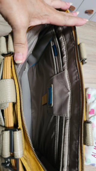 Bolso Piquadro Amarillo y Gris