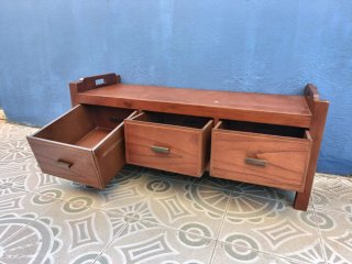 Banco de madera con cajones