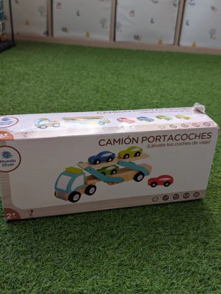 Camión porta coches de madera