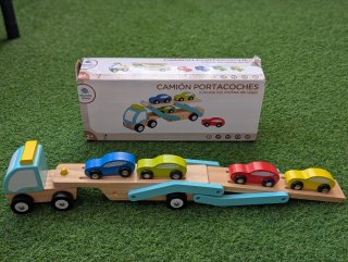 Camión porta coches de madera