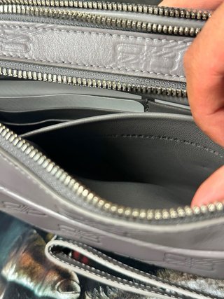 Borsa da toilette Balenciaga Uomo Grigio