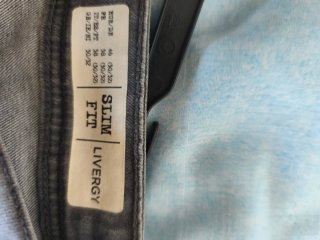 Pantalón vaquero hombre gris