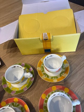 Set 6 tazzine Thun con piattini
