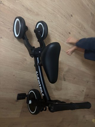 Triciclo infantil negro