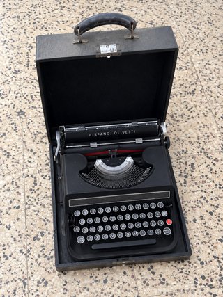 Máquina de escribir Hispano Olivetti