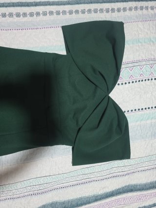 Vestido verde esmeralda escote Bardot