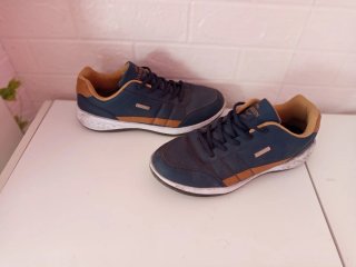 Deportivas Fashion Azul y Marrón Talla 42