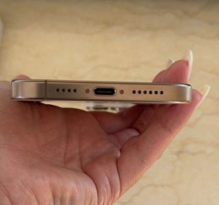 iPhone 16 Pro Max Dorado