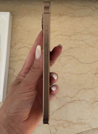 iPhone 16 Pro Max Dorado