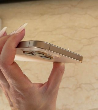 iPhone 16 Pro Max Dorado