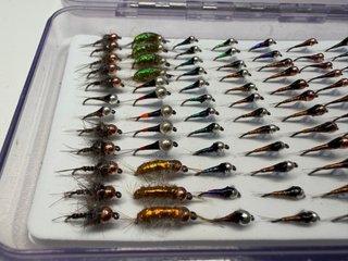 Caja de ninfas de pesca 108 unidades