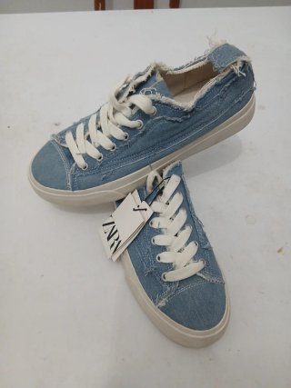 Zapatillas Zara denim desgastadas