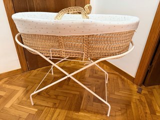 Cuna convertible con cambiador y cajones