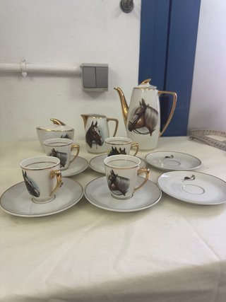 Juego de café porcelana caballos oro