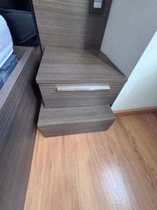 Conjunto habitación: cómoda, espejo, cama