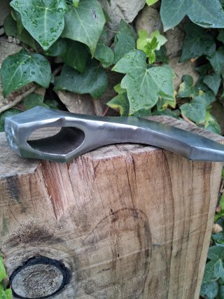 Cabeza de hacha vikinga 837grs