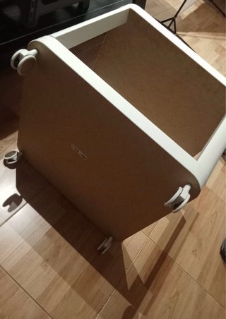 Mesa auxiliar de estética